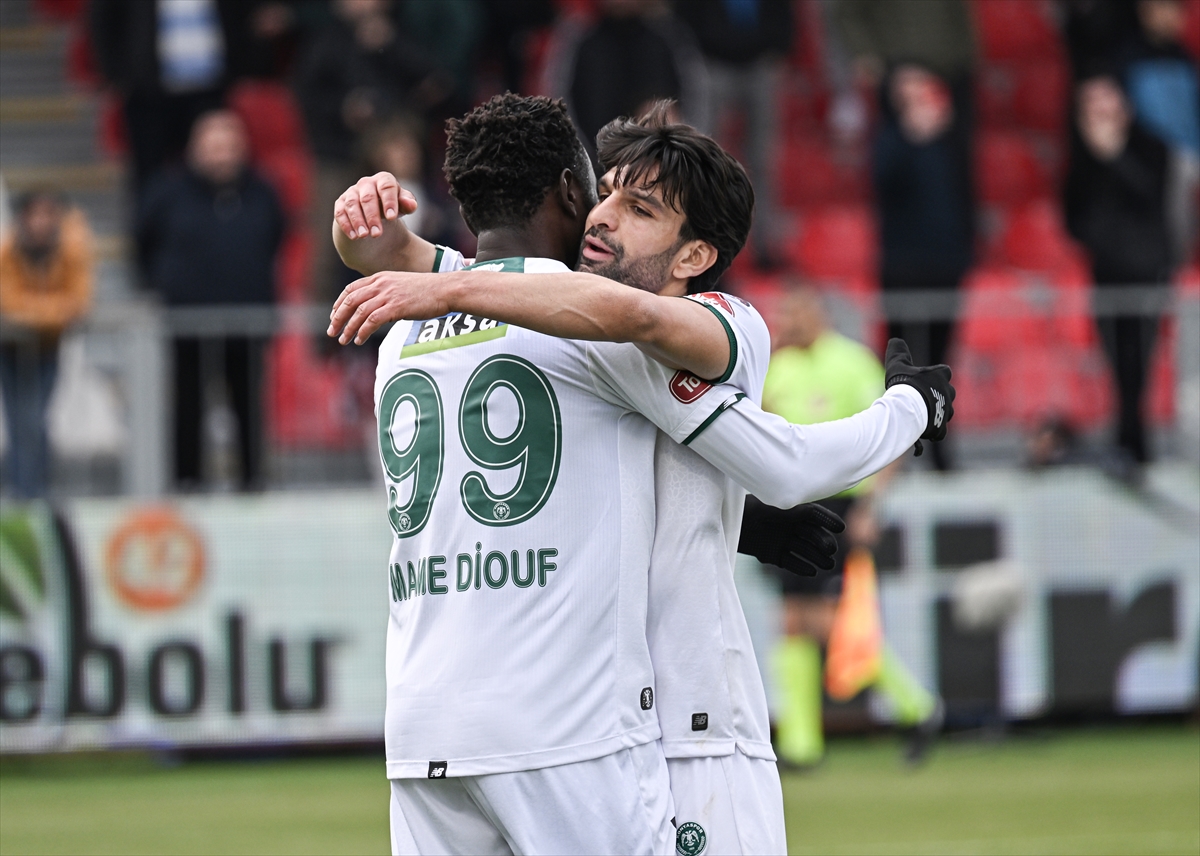konyaspor-umraniyespor-deplasmanindan-beraberlikle-donuyor.jpg