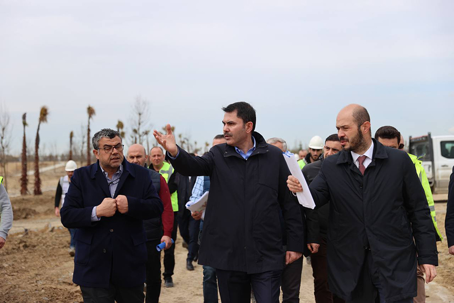 bakan-kurum-ataturk-havalimani-millet-bahcesinde-incelemelerde-bulundu-003.jpg