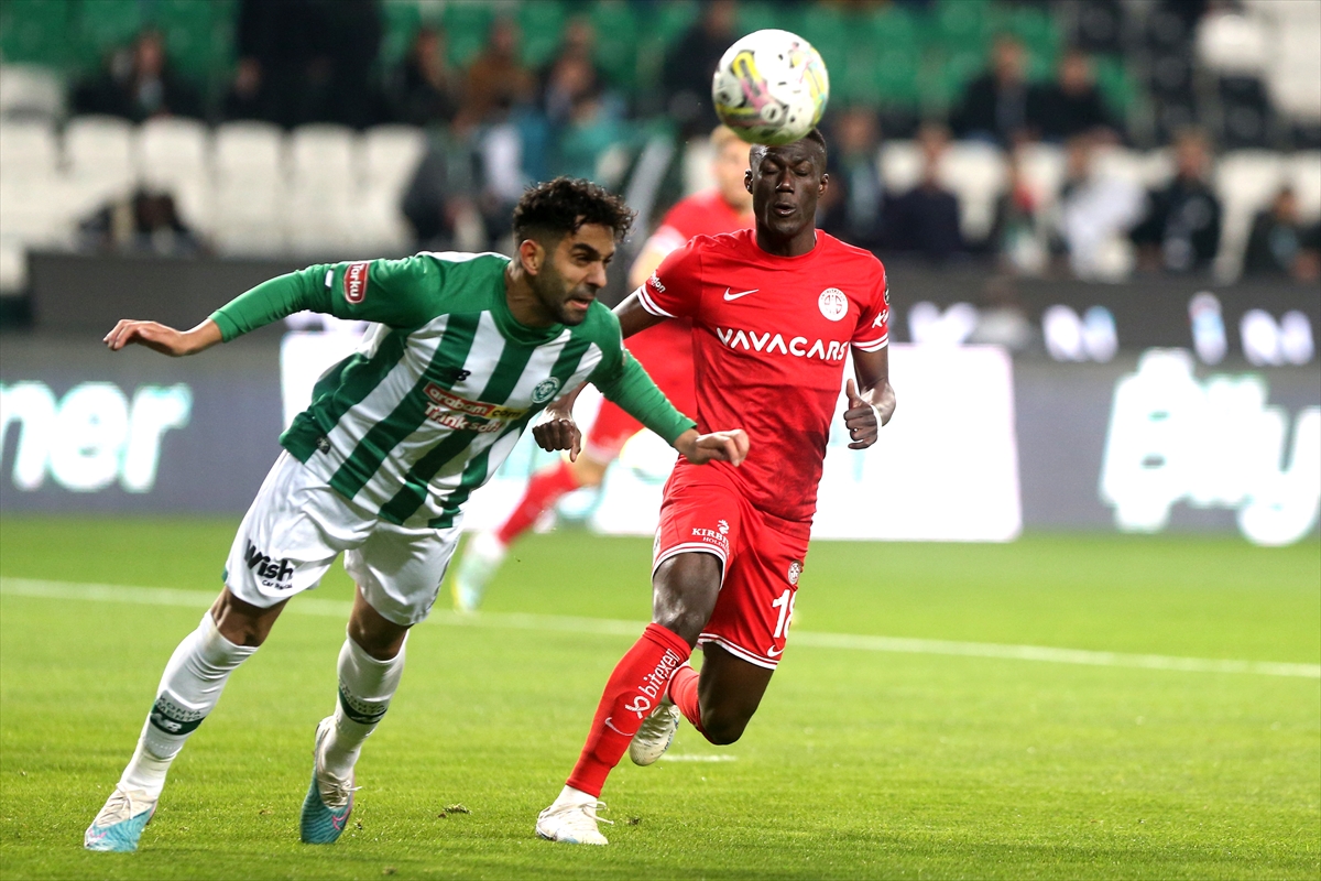 konyaspor-antalyaspor-001.jpg