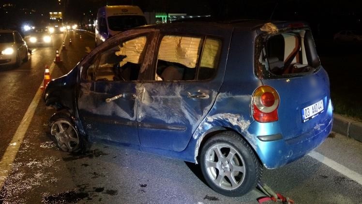 iki-otomobil-carpisti-1-olu-5-yarali-002.jpg