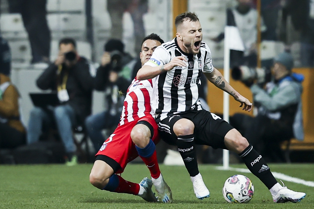 besiktas-ile-atletico-madrid-depremzedeler-icin-karsilasti-001.jpg