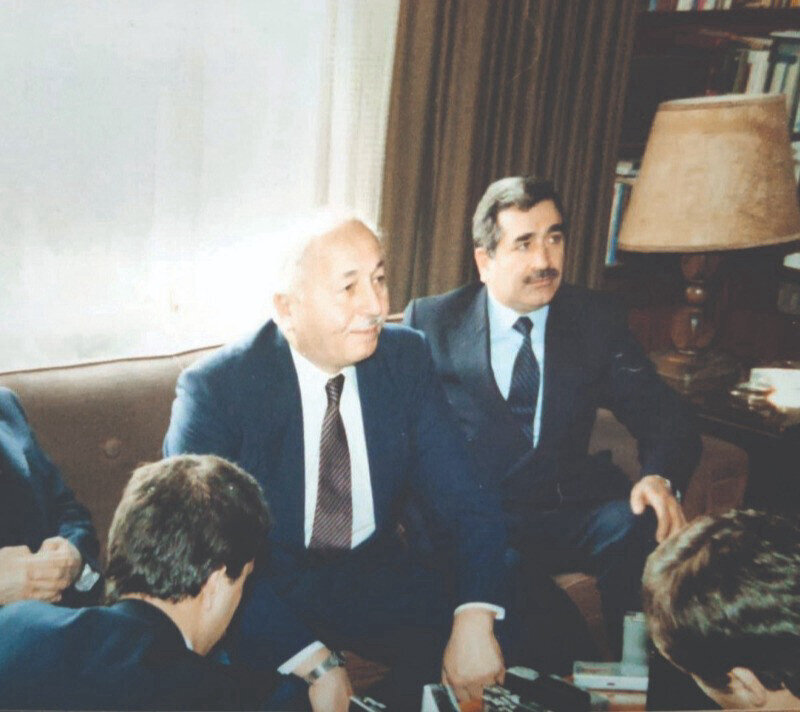 eski-konya-millevekili-sener-battal-milli-gorusu-parali-asker-yaptilar-001.jpeg