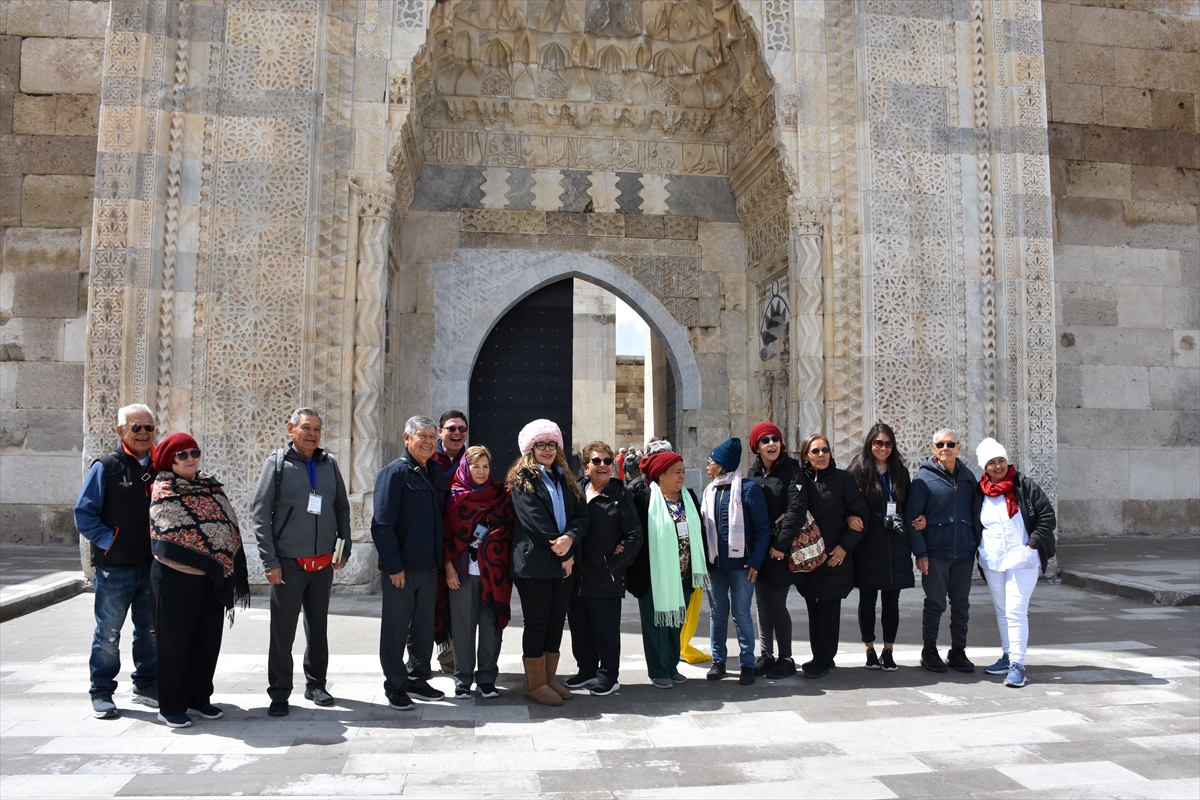 konya-yolundaki-8-asirlik-tarihi-kervansaray-ziyaretci-sayisini-artirmayi-hedefliyor-003.jpg