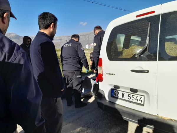 konyada-emekli-polisin-supheli-olumu-arabasinda-bulundu-001.jpg