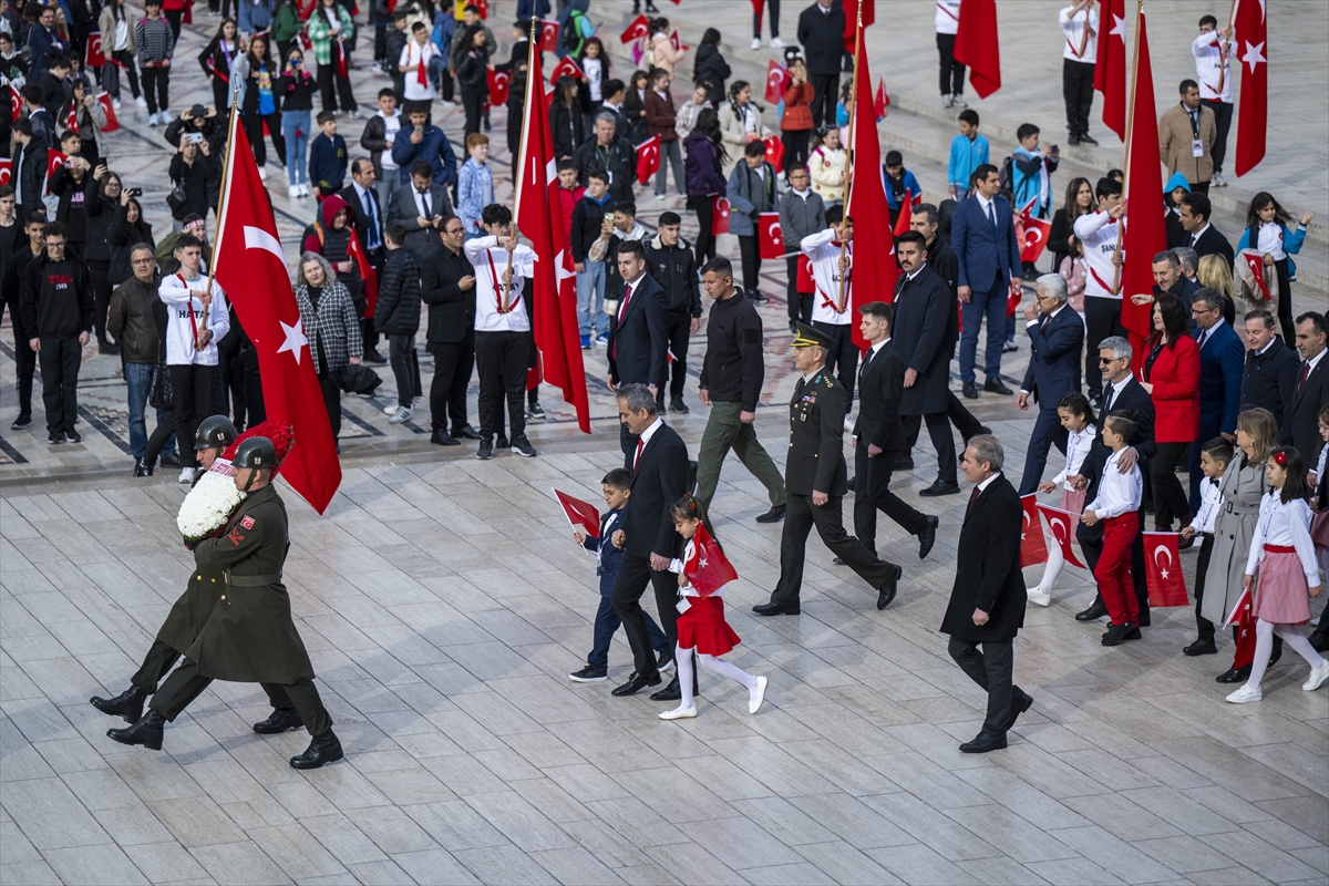 23-nisan-ulusal-egemenlik-ve-cocuk-bayrami-kutlaniyor-004.jpg