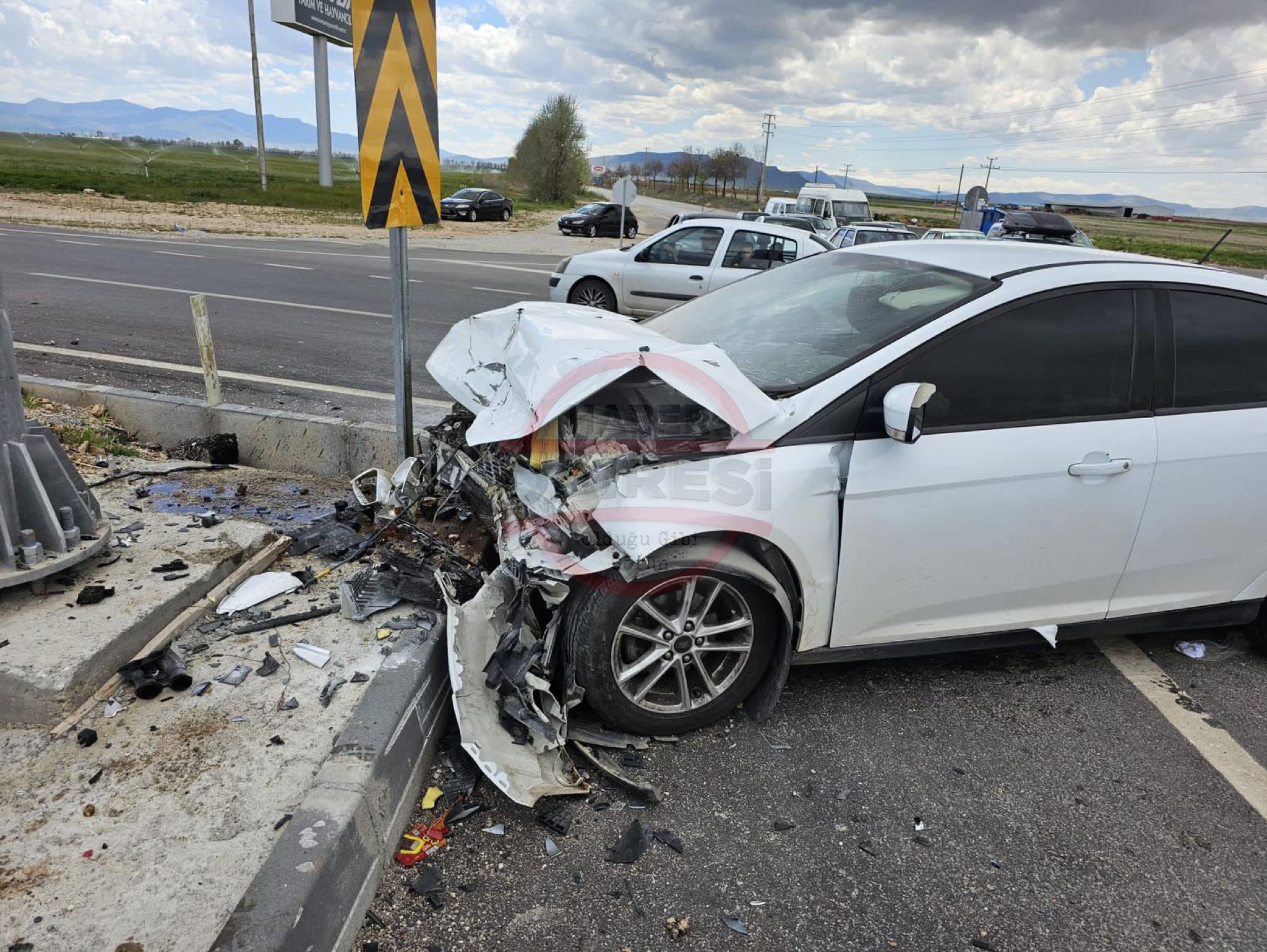 konyada-feci-kaza-1-olu-4-yarali-var.jpg