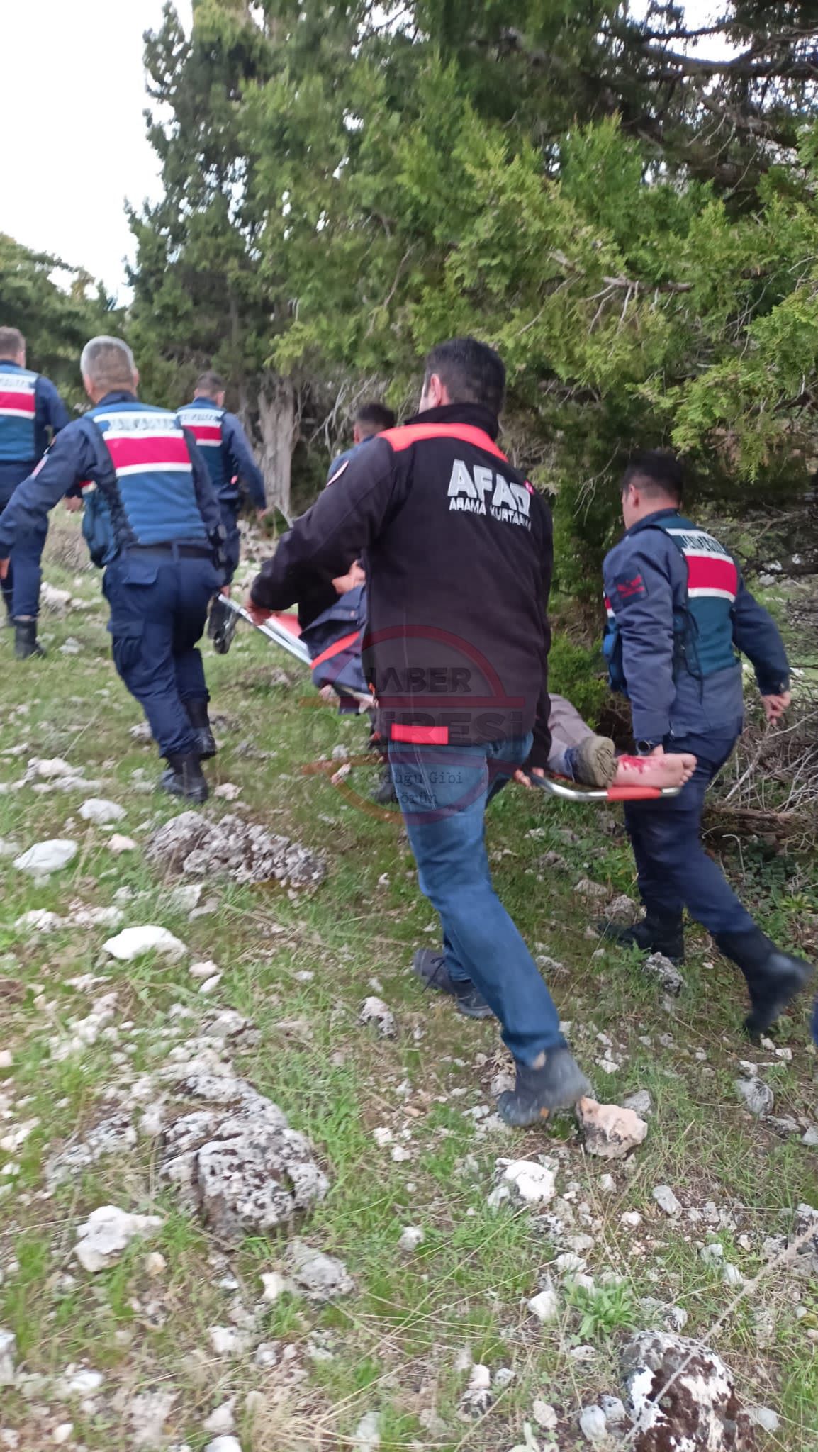 yer-konya-mantar-toplarken-dustu-saatler-sonra-zor-kurtarildi-001.jpeg