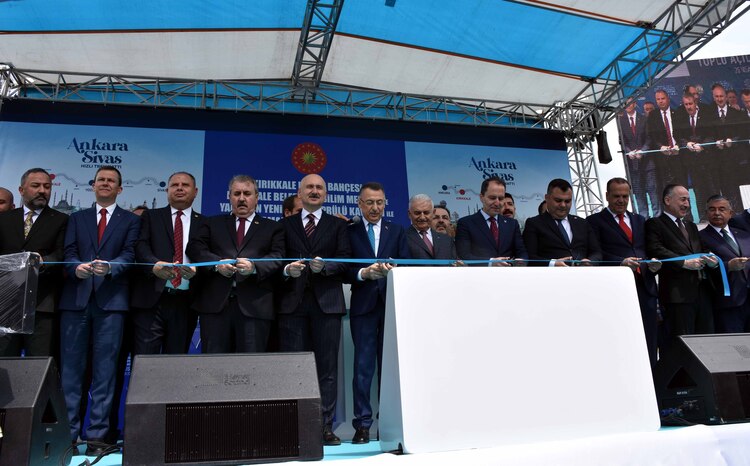 cumhurbaskani-erdogan-katilamayinca-acilisi-fuat-oktay-yapti.jpg