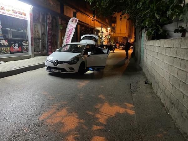 seyir-halindeki-otomobile-silahli-saldiri-1-olu.jpg