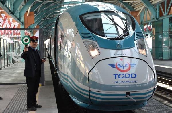 ankara-sivas-yuksek-hizli-treni-ilk-ucretsiz-seferini-yapti.jpg