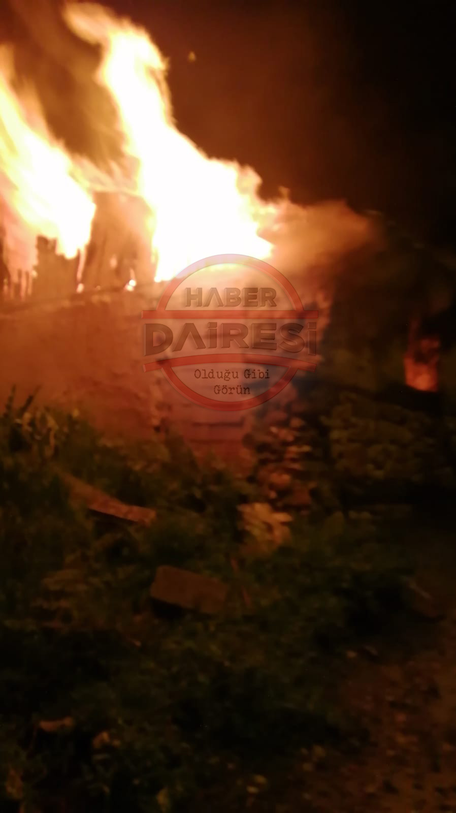 konyada-korkutan-ev-yangini-alevler-icinde-kaldi.jpg