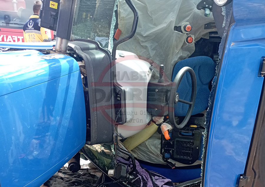 konyada-traktor-devrildi-kadin-surucu-oldu-001.jpg