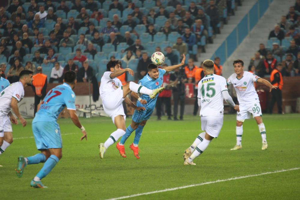 konyaspor-kendi-sahasinda-trabzonspora-maglup.jpg