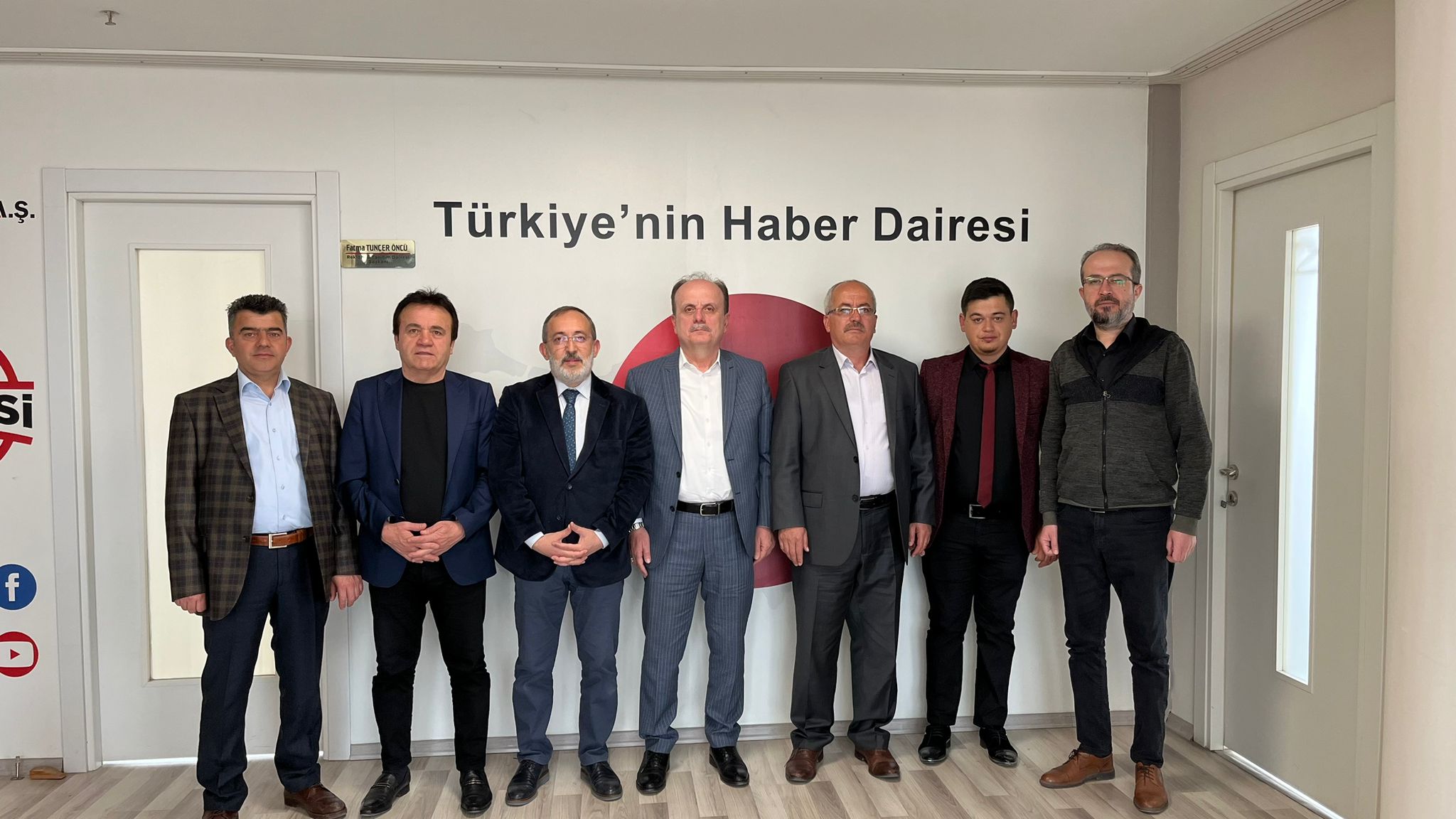 ak-parti-konya-milletvekili-adayi-mehmet-baykan-haber-dairesinde.jpeg