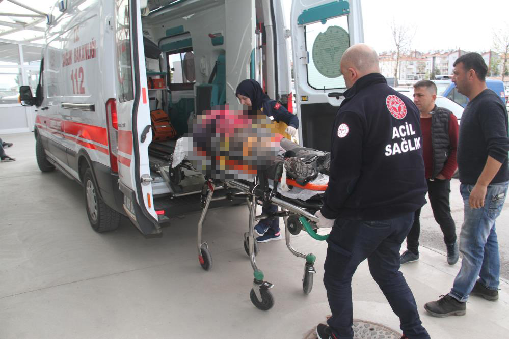 konyada-fleks-makinesiyle-yaralanan-isci-hastaneye-kaldirildi.jpg
