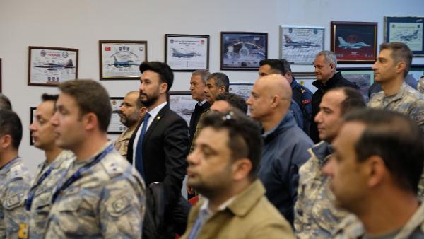 milli-savunma-bakani-akar-konyadaki-anadolu-kartali-tatbikatina-katildi-001.jpg