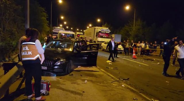 tir-ve-polis-araci-da-dahil-12-arac-birbirine-girdi-olu-ve-yaralilar-var-001.jpg