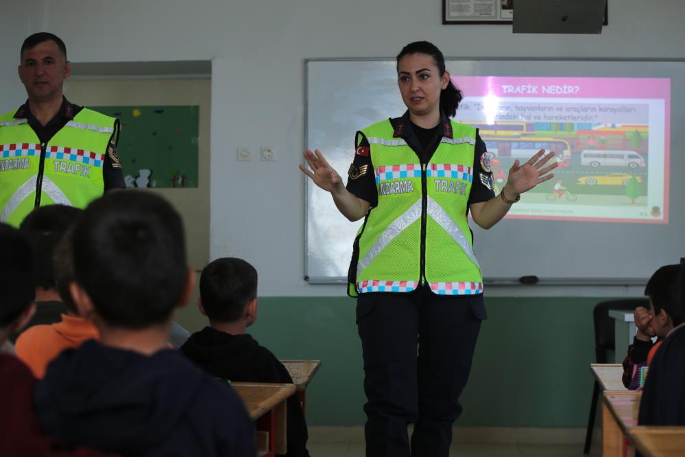 jandarmadan-konyada-trafik-egitimi-002.jpg
