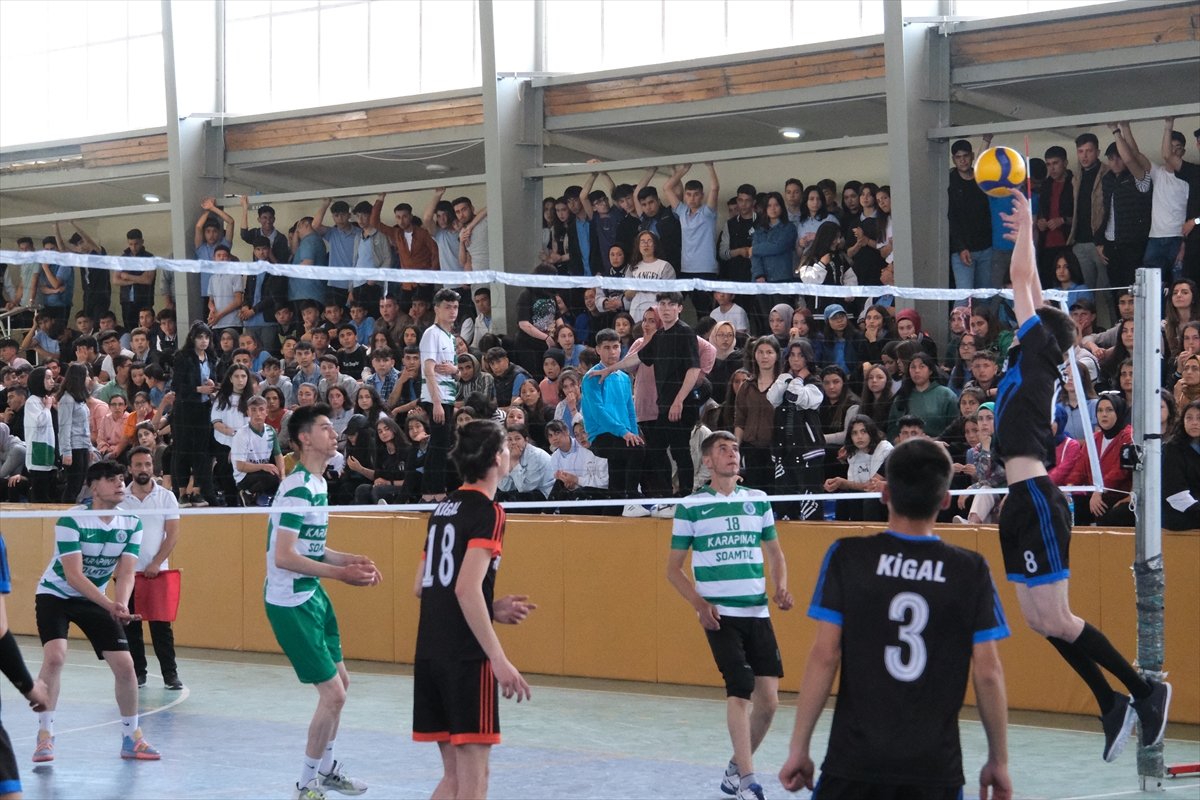 liseler-arasi-voleybol-turnuvasinda-final-maci-konyada-oynandi.jpg