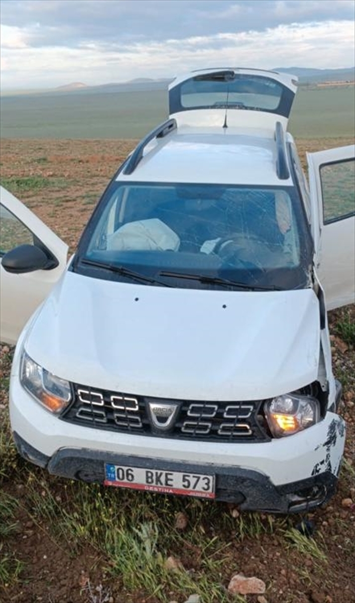 konyada-hafif-ticari-arac-ile-otomobil-carpisti-1-olu-7-yarali.jpg