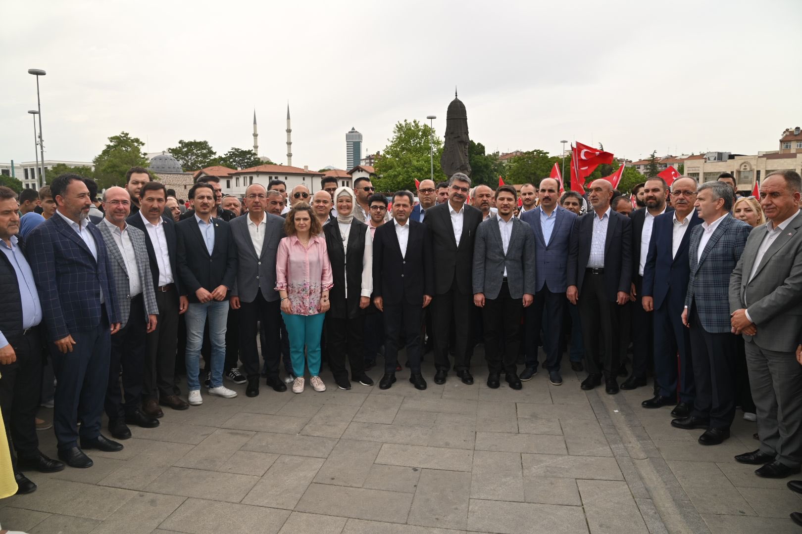 ak-parti-konya-secim-calismasini-duayla-bitirdi-001.jpeg