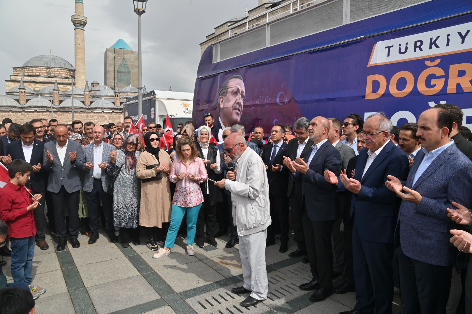 ak-parti-konya-secim-calismasini-duayla-bitirdi-003.jpeg