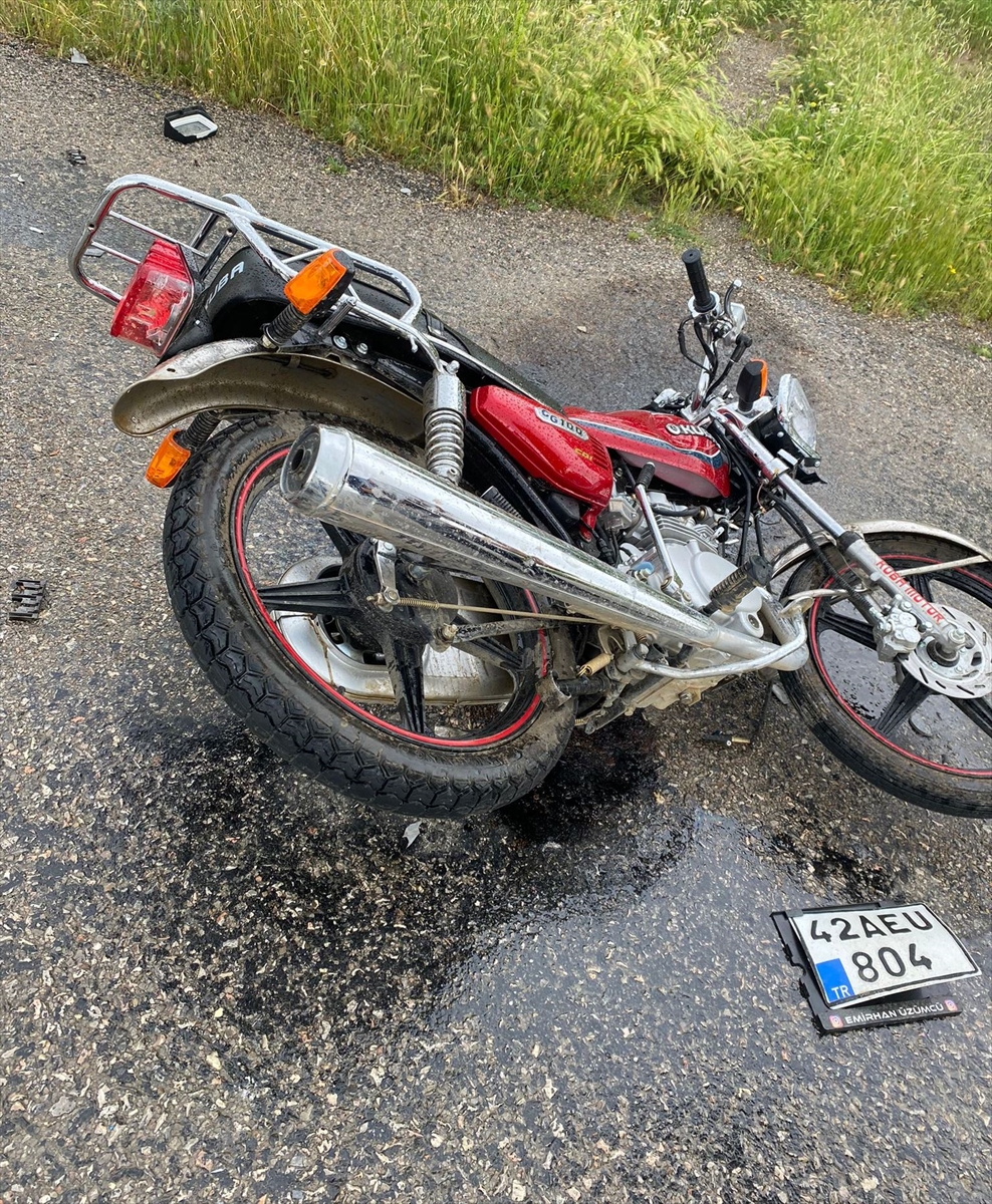 konyada-motosiklet-ve-otomobilin-carpisti-1-yarali-001.jpg