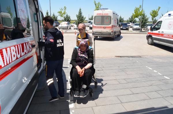 pazara-giden-aile-catismanin-arasinda-kaldi-yaralilar-var-002.jpg