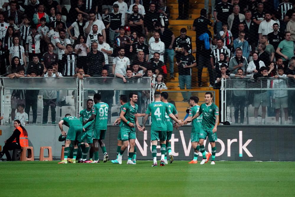 konyaspor-maci-besiktasa-pahaliya-mal-oldu-001.jpg