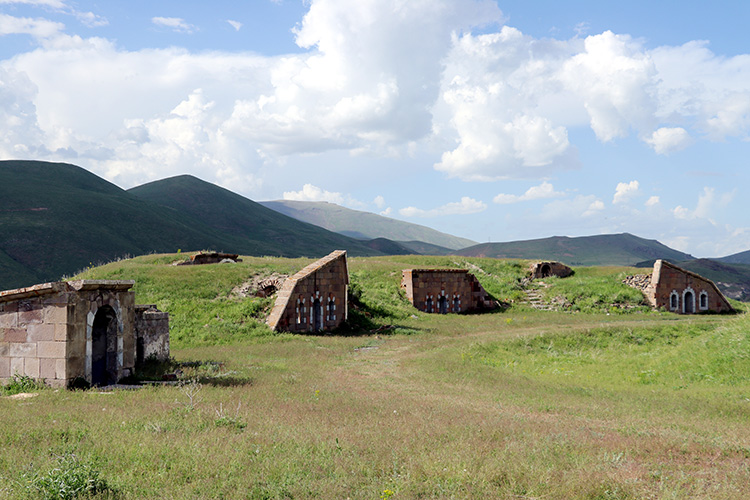 defineciler-osmanli-doneminden-kalan-tabyayi-tahrip-etti-002.jpg