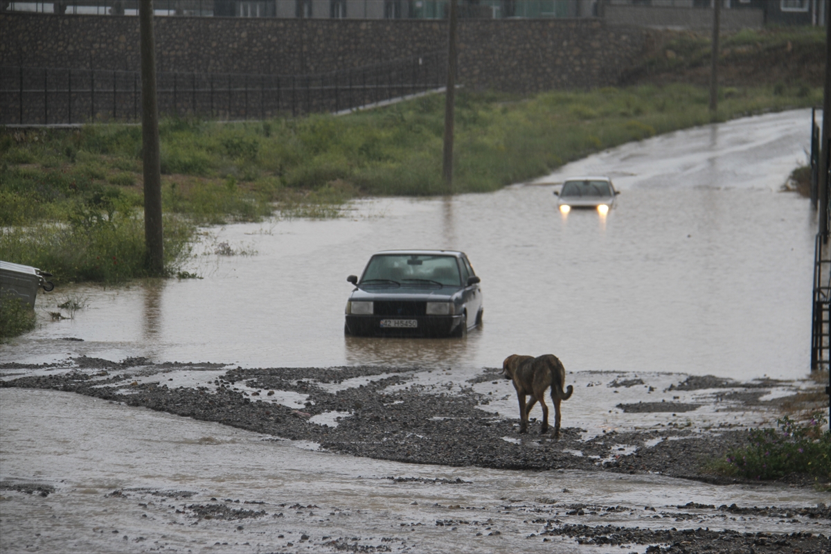 konyada-3-ilceyi-daha-sel-vurdu-osb-de-sular-altinda-011.jpg