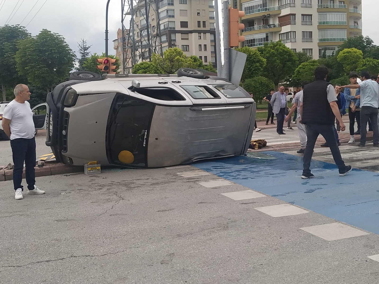 konyada-kural-ihlali-kazaya-yol-acti-5-yarali-var-002.jpeg