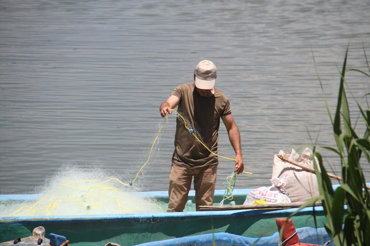 konyanin-denizinde-balikcilarin-mesaisi-basliyor-001.jpg