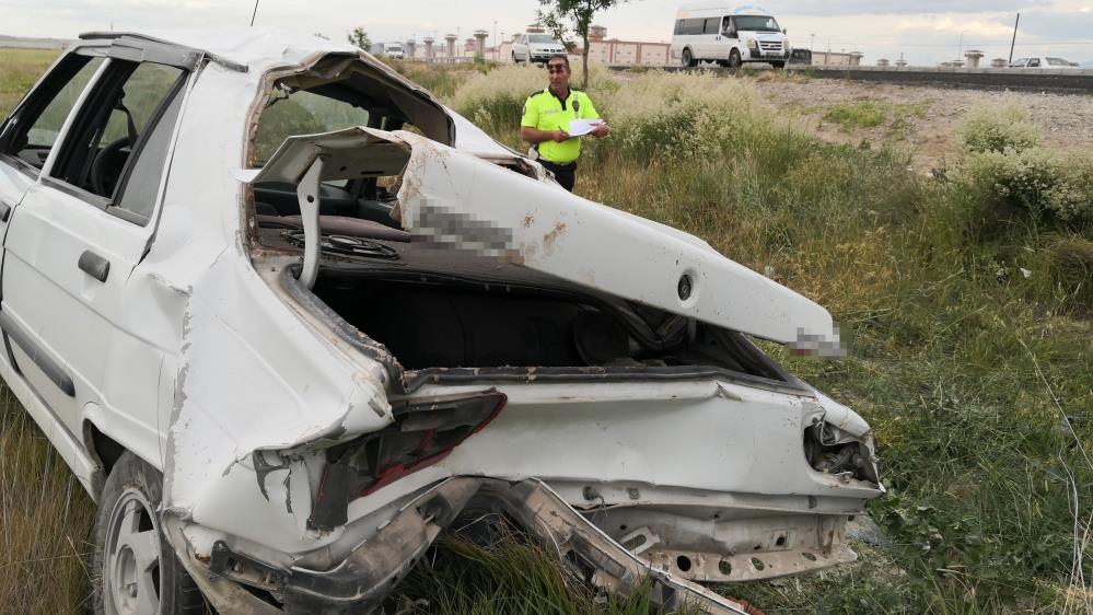 konya-yolunda-iki-otomobil-carpisti-1i-agir-3-kisi-yaralandi.jpg
