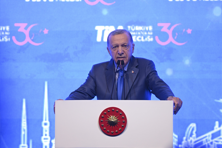 cumhurbaskani-erdogan-ihracatimizi-bu-yil-sonunda-265-milyar-dolara-ulastirmak-istiyoruz.jpg