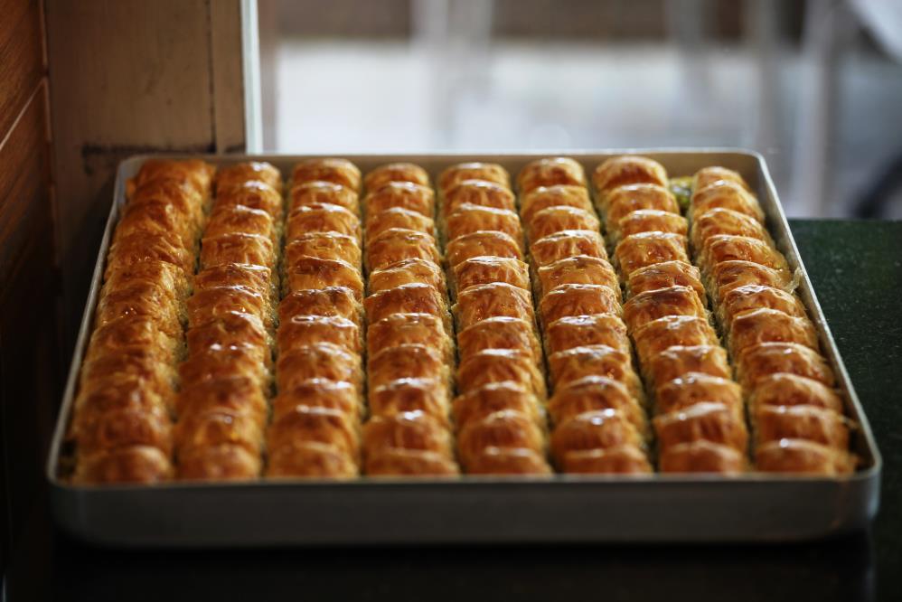 konyada-tas-firinda-pisen-baklavalar-bayram-icin-hazir-006.jpg