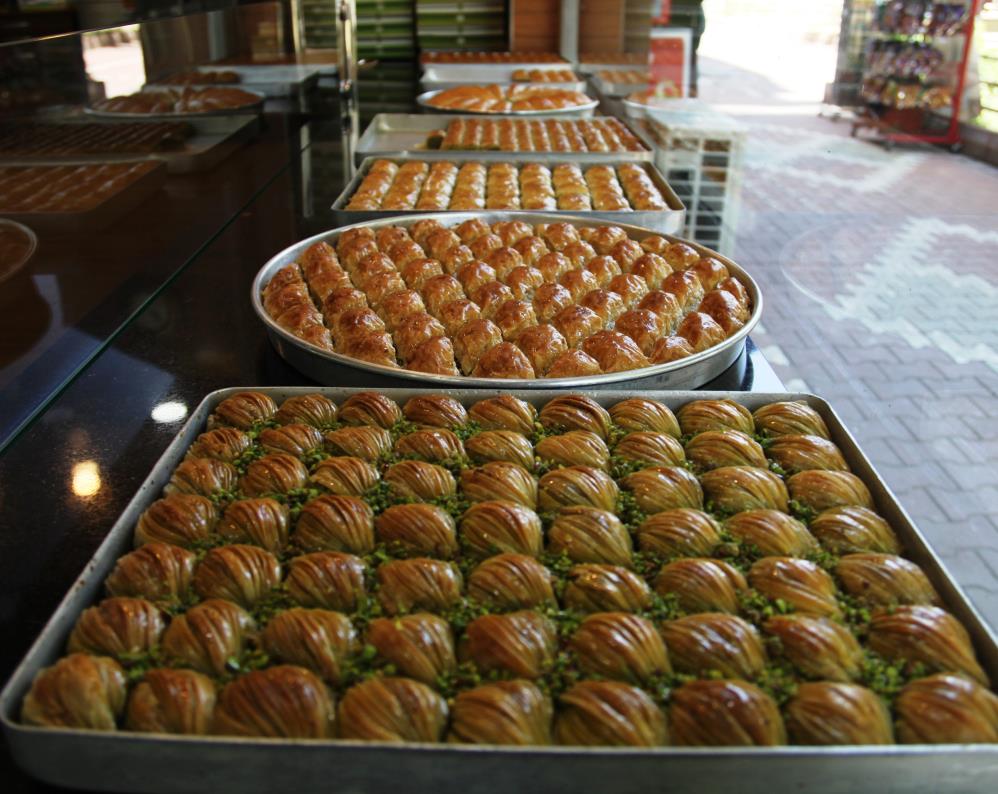 konyada-tas-firinda-pisen-baklavalar-bayram-icin-hazir.jpg