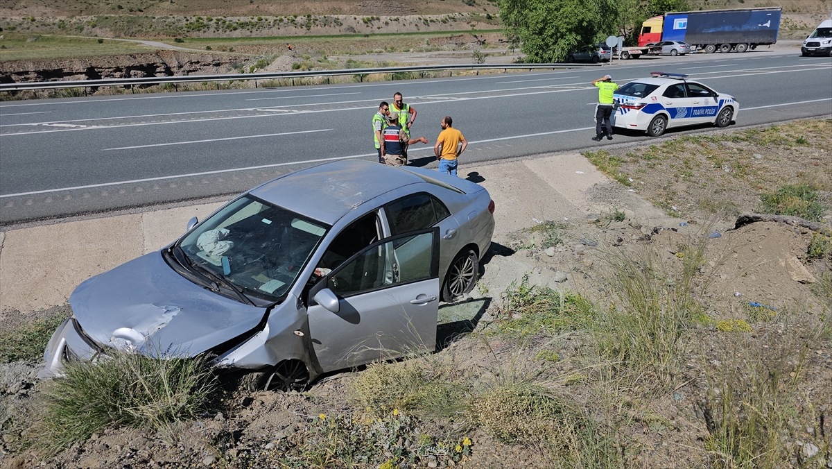 bayram-tatili-yolunda-feci-kaza-1-olu-3-yarali.jpg
