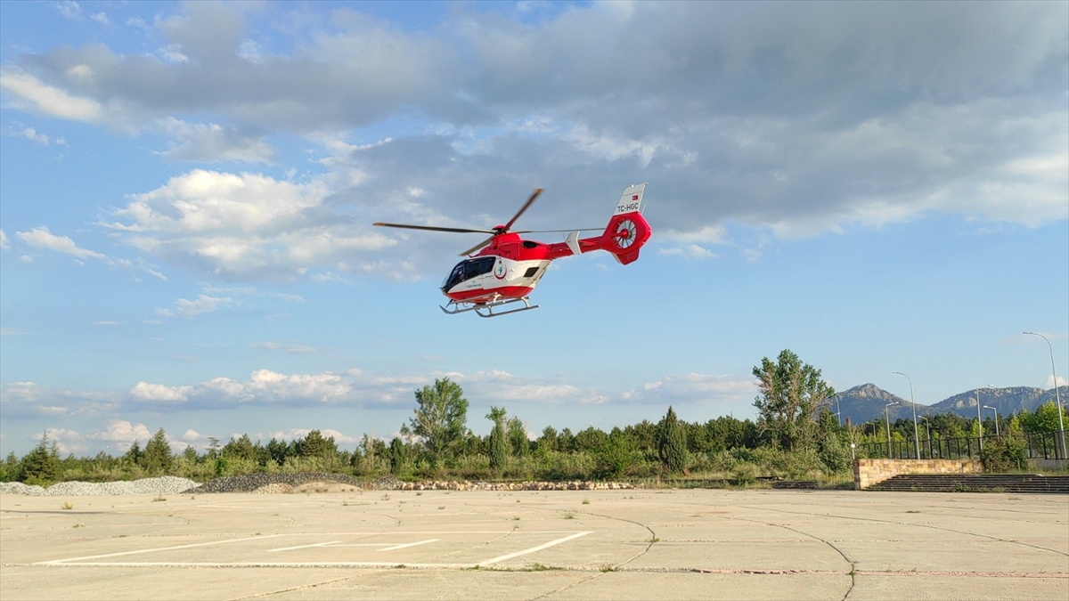konyada-ambulans-helikopter-bu-kez-de-felc-geciren-hasta-icin-havalandi-001.jpg