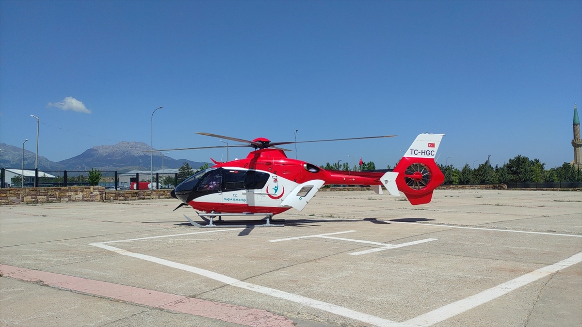 konyada-ambulans-helikopter-bu-kez-de-felc-geciren-hasta-icin-havalandi.jpg