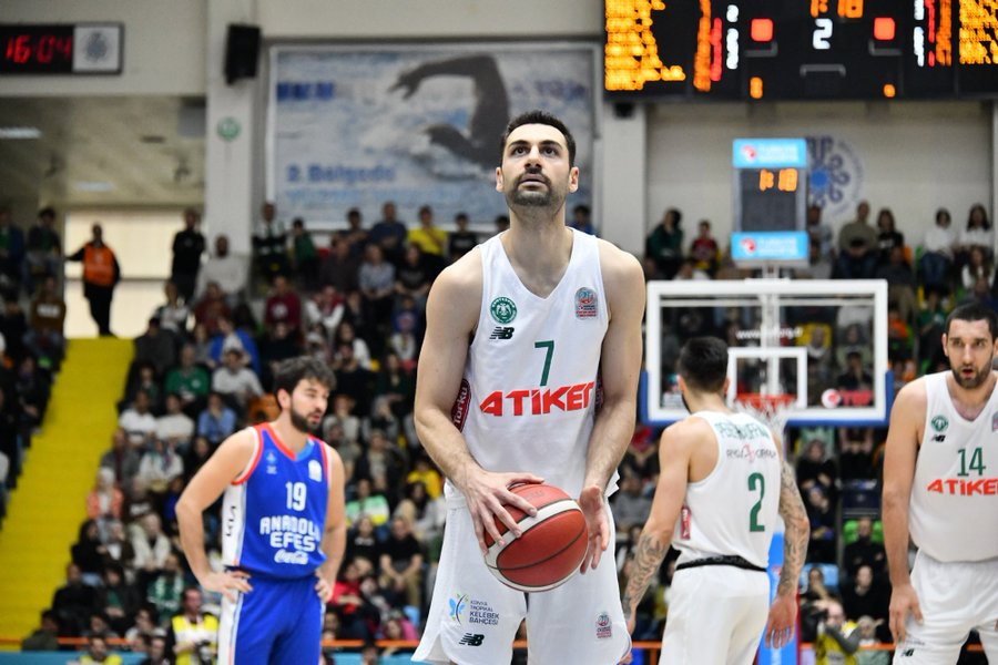 konyaspor-basketbolda-2-ayrilik.jpg
