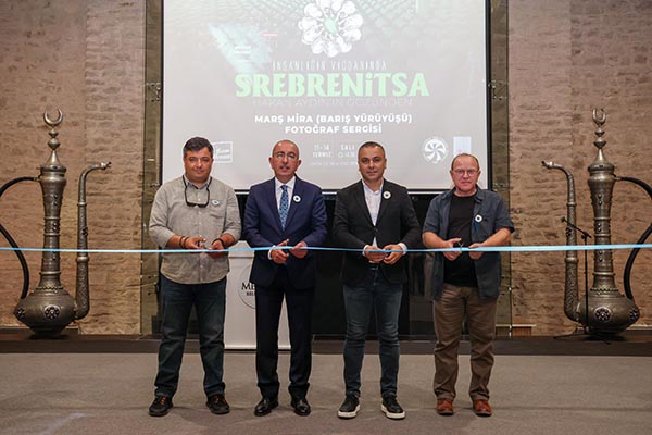 meramda-srebrenitsa-katliaminin-yildonumunde-anlamli-sergi-002.jpg
