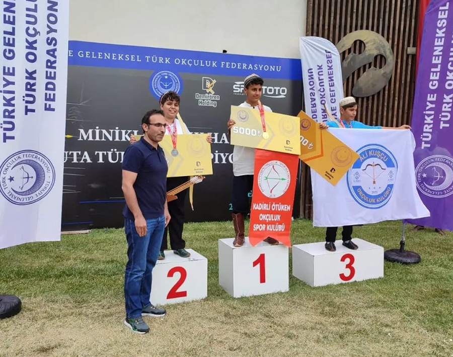 konyali-minik-okcu-gumus-madalya-kazandi-003.jpeg