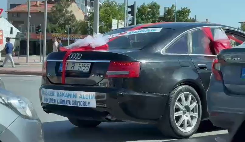 konyada-gelin-arabasi-yazisini-goren-donup-bir-daha-bakti.jpg
