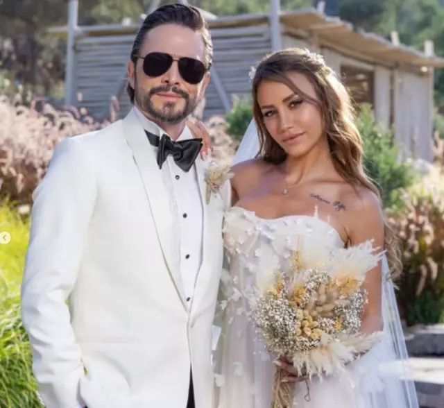 ahmet-kural-cagla-gizem-sahin-ile-evlendi.webp