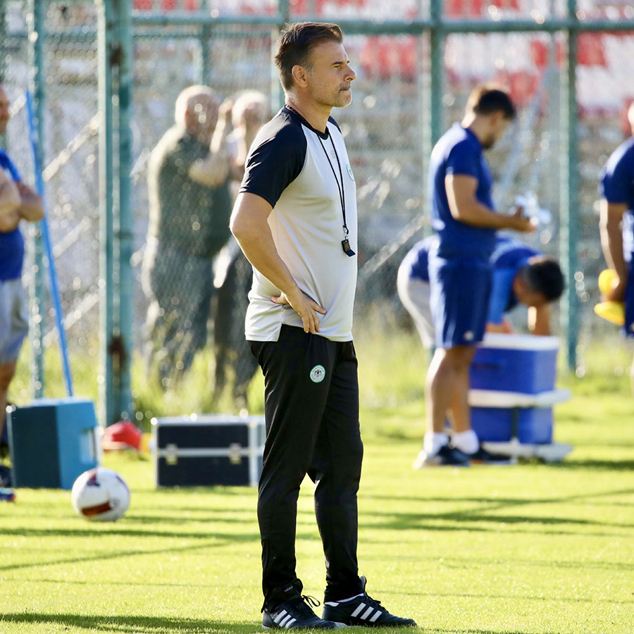 konyaspor-teknik-direktorunden-yonetime-kritik-uyari.jpg