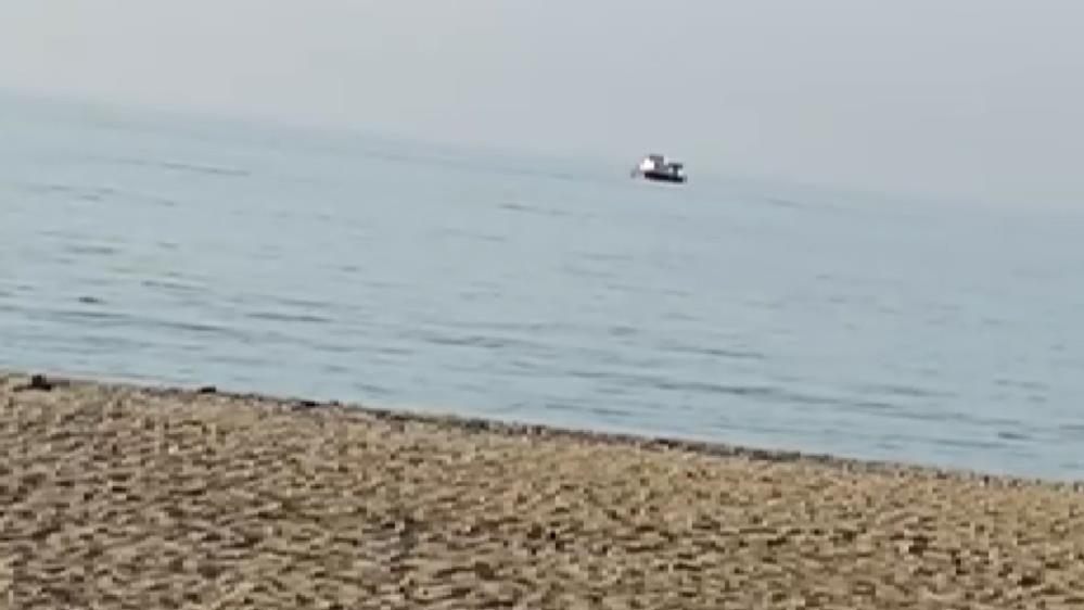 balikcilar-kanun-tanimiyor-kacarken-tonlarca-yavru-mezgiti-doktuler-002.jpg