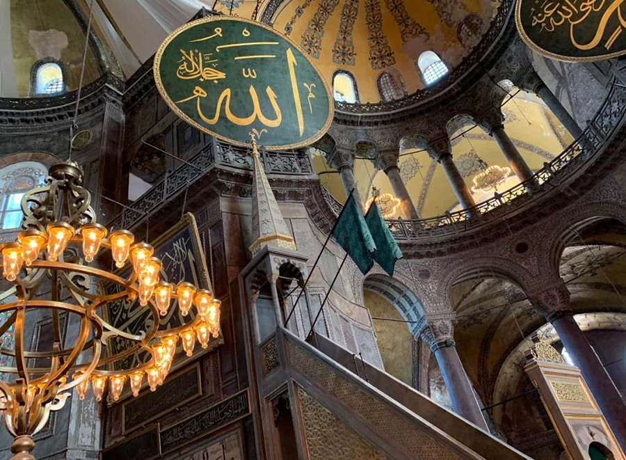 ayasofya-camii-3-yilda-21-milyon-ziyaretci-agirladi-014.jpg