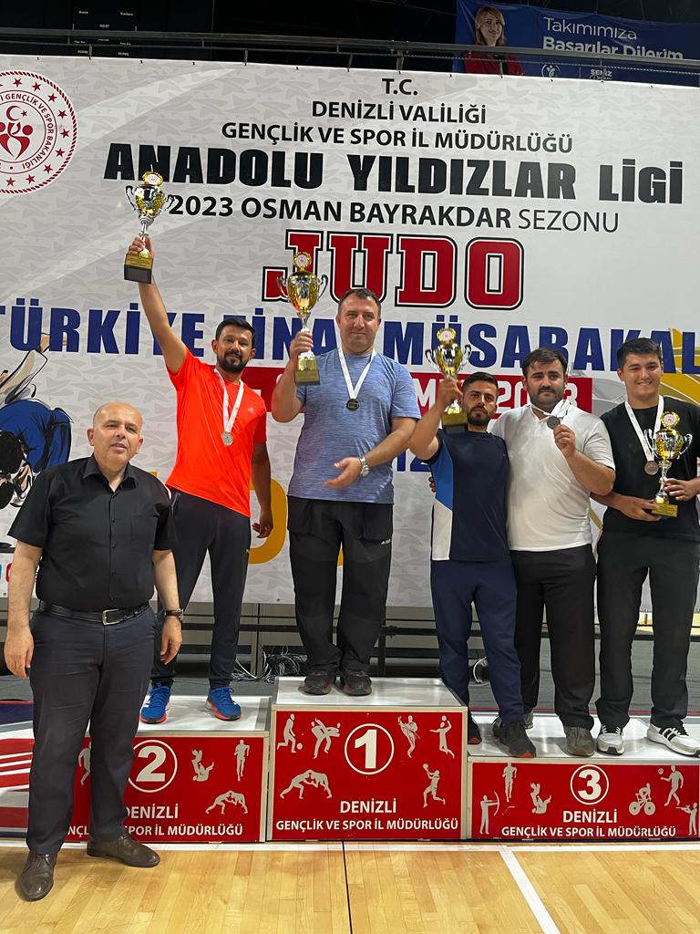 konya-erkek-judo-takimi-turkiye-ikincisi-oldu-001.jpg