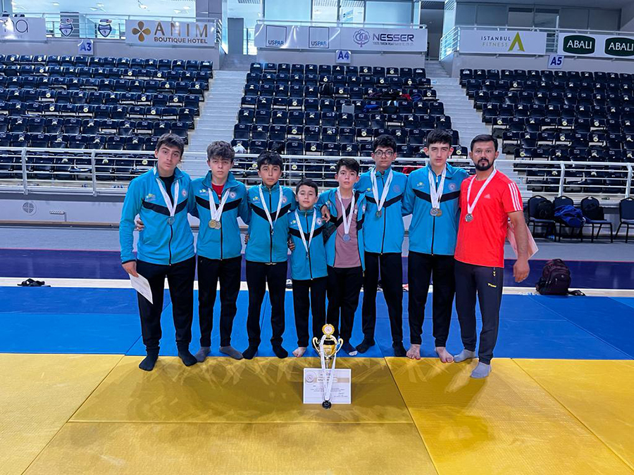 konya-erkek-judo-takimi-turkiye-ikincisi-oldu.jpg